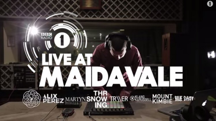 Throwing Snow plays live at Maida Vale
